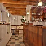 Joyce Hotel