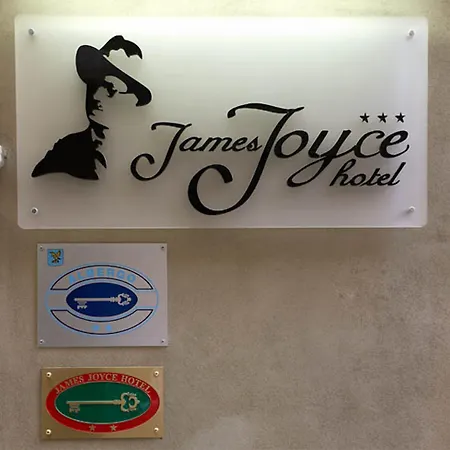 Joyce 3*